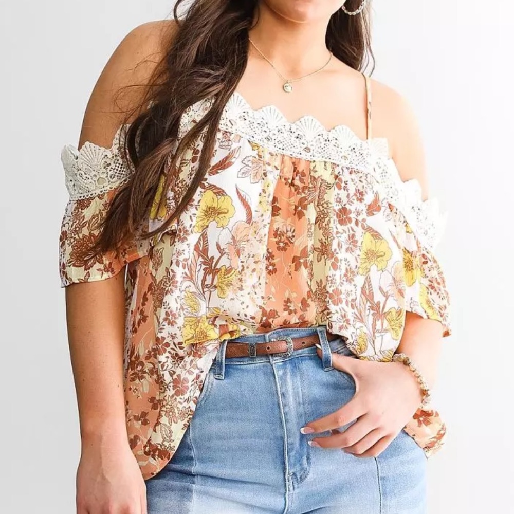 NWT Miss Me Cold Shoulder Lace Trim Floral Blouse